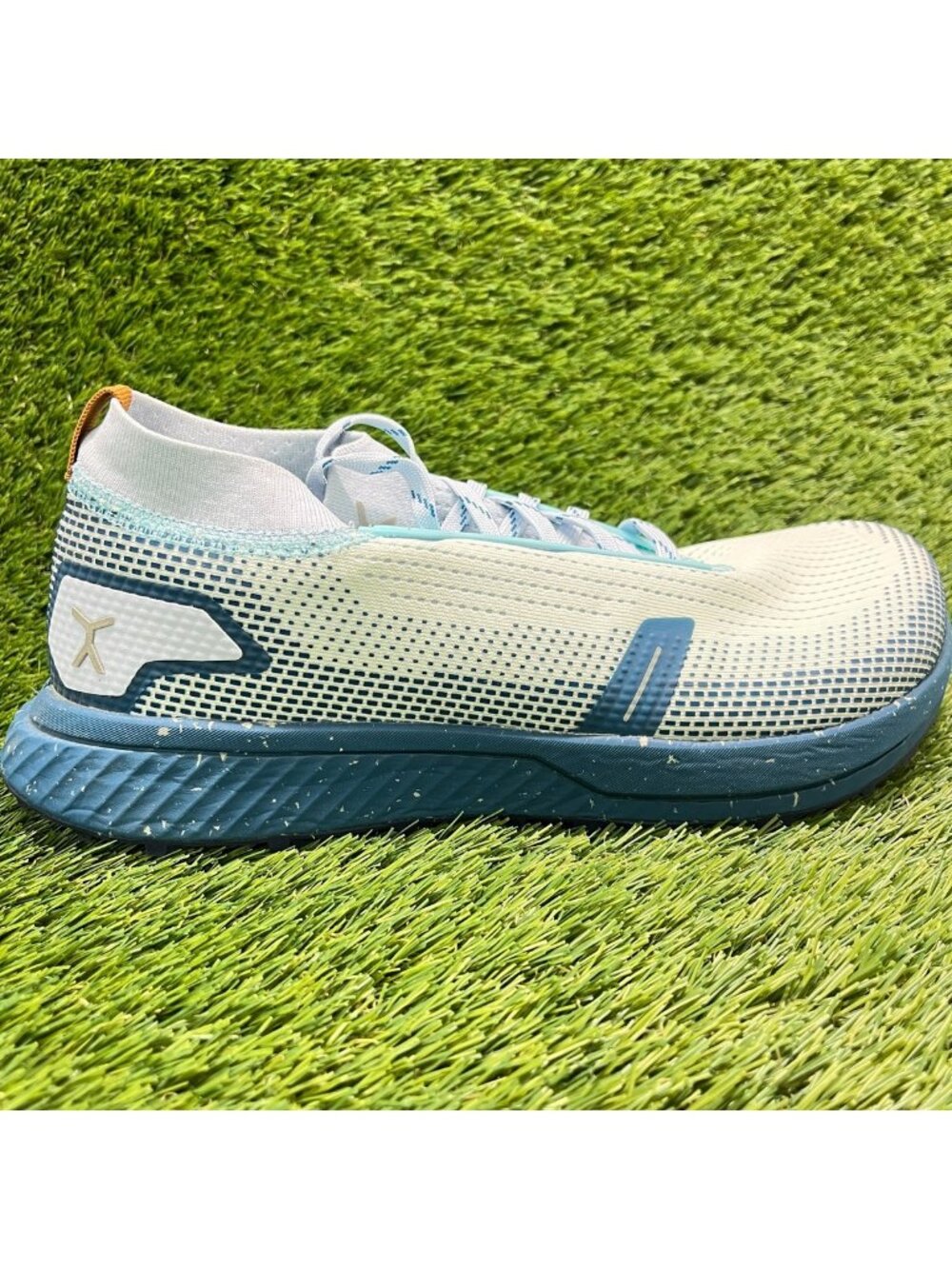 Flux Footwear Adapt Trail Runner Glacier Mens Size 10 Athletic Shoes Sneakers